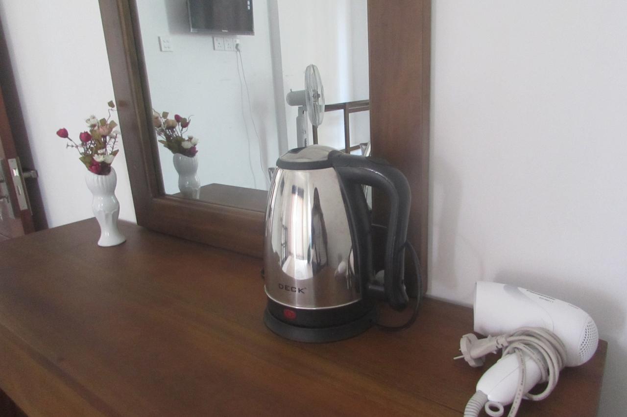 Red Chillies Tourist Inn 캔디 외부 사진