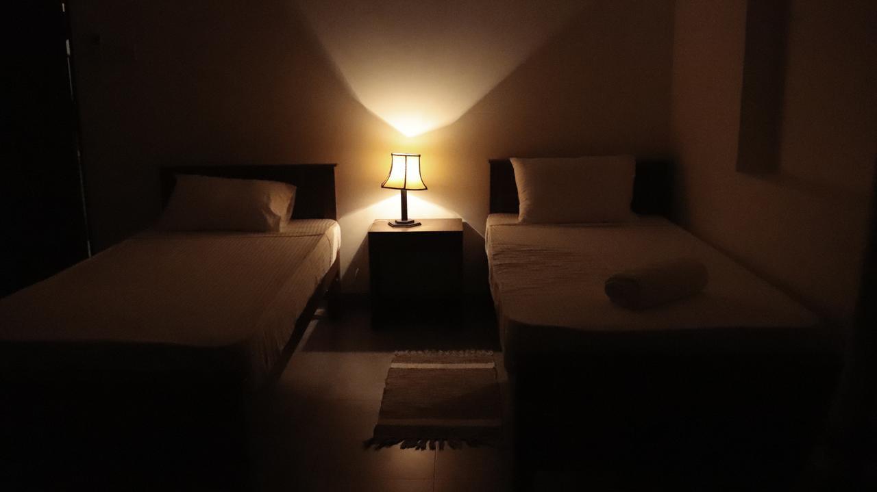 Red Chillies Tourist Inn 캔디 외부 사진